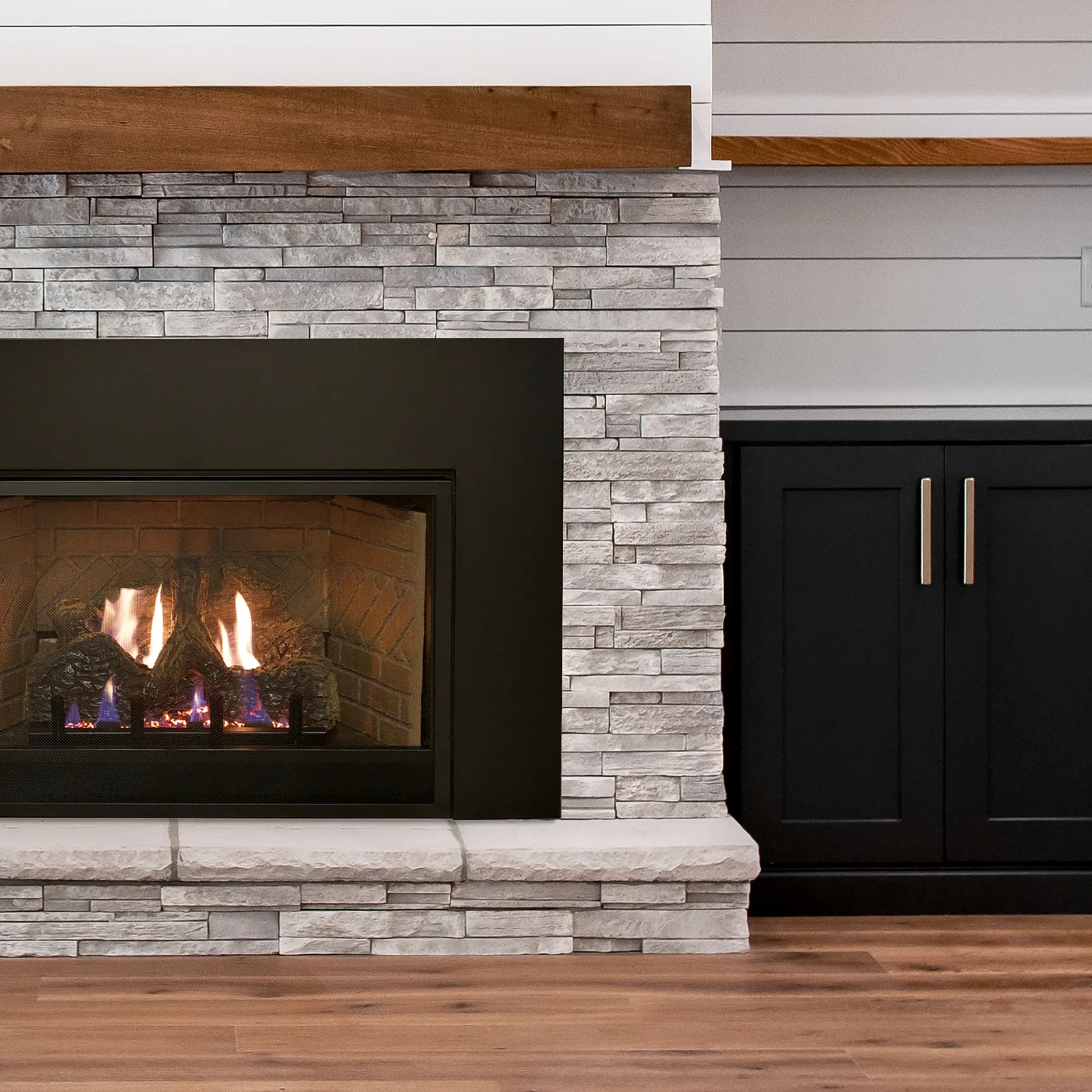 White Mountain Hearth (Empire) Innsbrook Vent-Free Insert — Innsbrook vent-free insert with three-sided surround